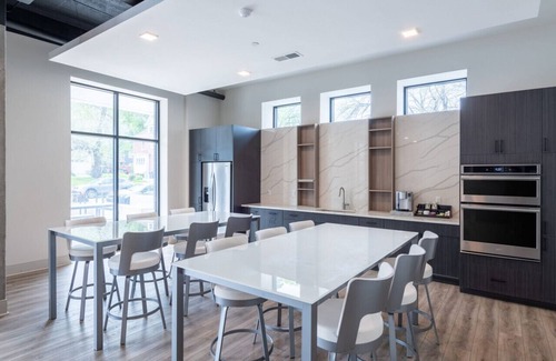 Lower East Side Apartment | Flexhome East Side Luxury 1BR Apt - Near Brady St with Balcony and Lounge