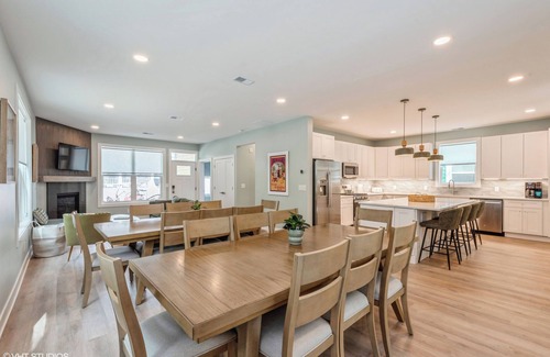 Michigan City House | Flexible off season check in & out times!. 8 bed - 7.5 bath! 1st floor Master!