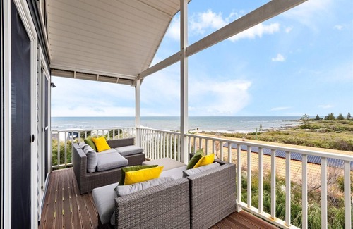 Augusta House | Flinders View Beach House (2Bed 2Bath) - Flinders View Beach House - Executive Holiday Home