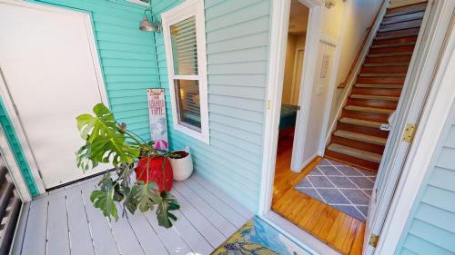 Sunset Point House | Flip Flop Casual