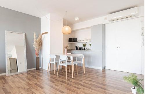 San Telmo Apartment | Fliphaus Azopardo 700 'B' Lux Loft Pool Puerto Madero