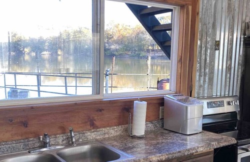 Fairbanks Cabin | Floating Cabin on the Ouachita River