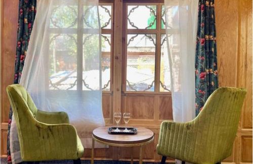 Dal Lake Boat Rental | Floating Luxury Group Of Houseboats