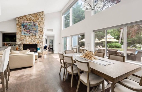 Quogue House | Flooded w/ Sunlight!! 6 Bed 4 Bath with Saltwater Heated Pool & Tennis Court