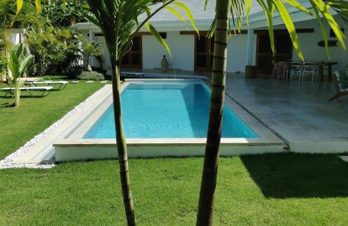 Las Terrenas Villa | Flor de Coco, Villa neuve, 5 chambres, 5 salles de bains et grande piscine à 250 mètres de la plage