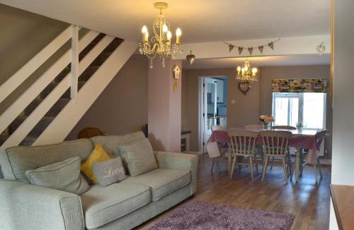 Pakefield House | Florence Cottage