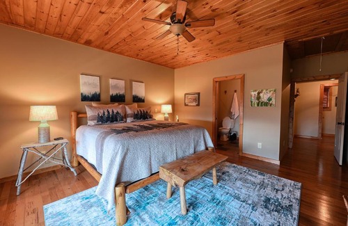 Topton Villa | Flying Squirrel Lakeview House - Spacious House with Private Deck and Hot Tub