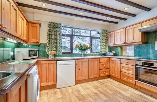 Pateley Bridge House | Fog Close Cottage - Three Bedroom House, Sleeps 6