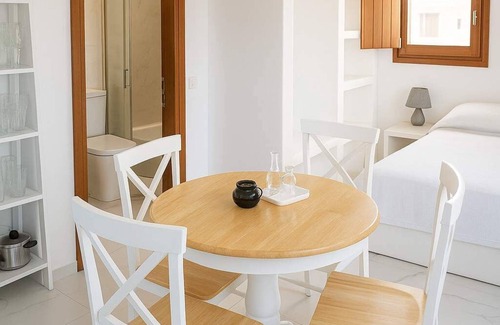 Ano Meria House | Folegandros Moniasma Serenity - Livadaki Sunny Gem