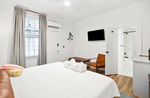 Folly Beach Hotel | Folliday Inn - The Cobra - Room 32