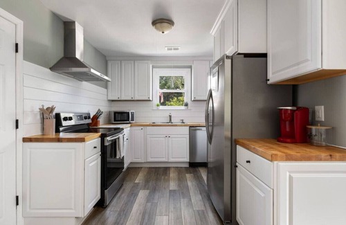 Folly Beach Apartment | Folly Beach - 2 Blocks to Beach - Sleeps 6!