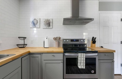 Folly Beach Apartment | Folly Beach - 3 Blocks to Beach - Sleeps 6!