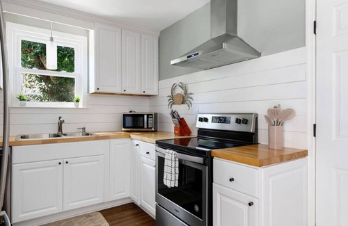 Folly Beach Apartment | Folly Beach Duplex - 2 Blocks to Beach - Sleeps 12