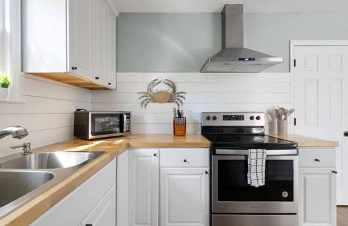 Folly Beach Apartment | Folly Beach Duplex - 2 Blocks to Beach - Sleeps 12