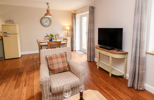 Barnard Castle Cottage | FOLLY LODGE, pet friendly, with open fire in Middleton-In-Teesdale