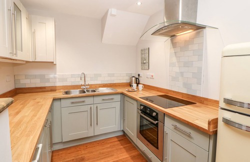Barnard Castle Cottage | FOLLY LODGE, pet friendly, with open fire in Middleton-In-Teesdale