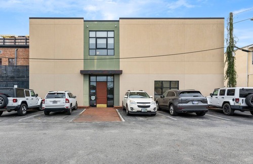 Downtown Charleston Apartment | Folly Suite | In the Heart of King Street!