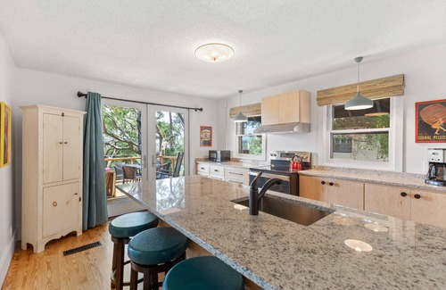 Folly Beach Cottage | Folly Vacation Vintage Cottage with Private Dock Pet Friendly