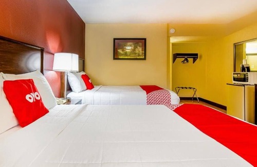 Moline House | For The Whole Family! 4 Relaxing Units, Free Parking, Pets are Allowed