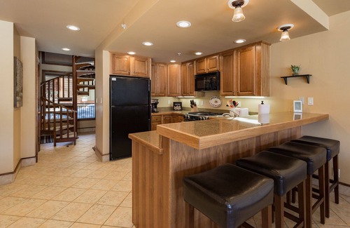 Purgatory House | Fore the Views Townhome (#710) | 10 min to Ski - Golf, AC - Pool/Hot Tub/Deck