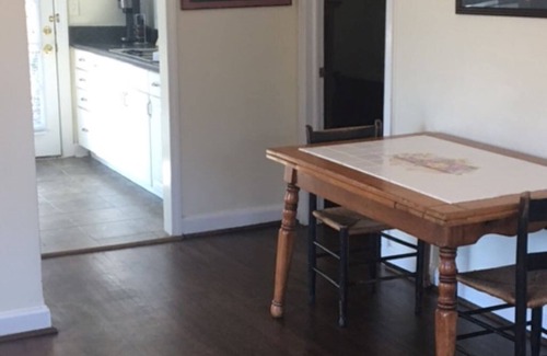 Forest Acres House | Forest Acres Charm - Ft.J 5min, USC/DT 10 min.