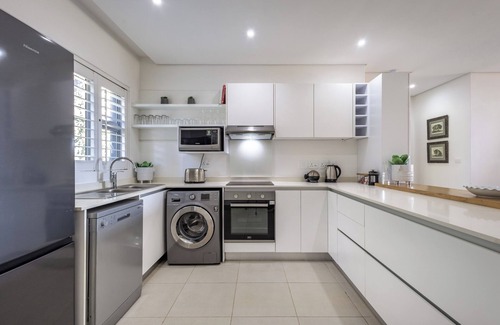 Ballito Apartment | Forest and Sea Views | Stylish 2BR in Simbithi