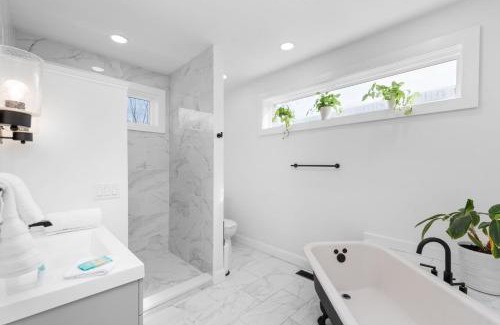 Clayton-Tamm House | Forest Park Retreat by StayLage