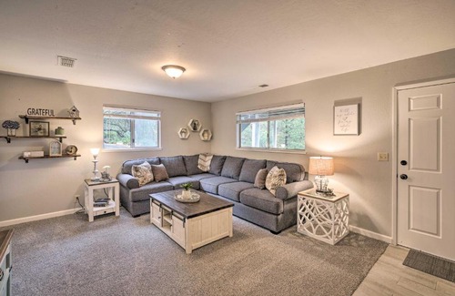 Pine Grove House | Forest-View Deck and Fire Pits Pine Grove Retreat!