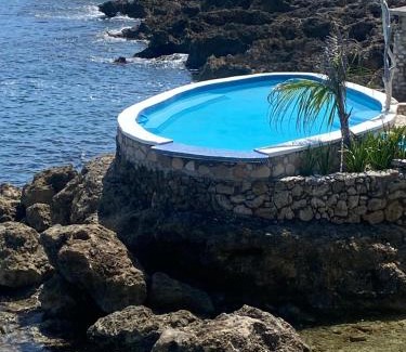 Robins Bay Hotel | Forever Cottage