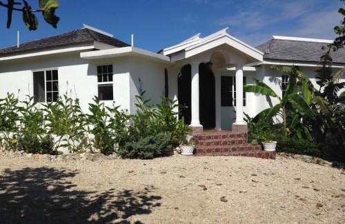 Robins Bay Hotel | Forever Cottage