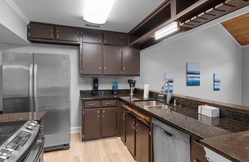 Lupton City House | Forget your worries in this spacious and serene space