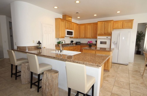 Spring Valley House | FORMULA 1, GUARD GATED ESTATE HOUSE Summerlin area 5-Bdrm/Private Baths, Pool,