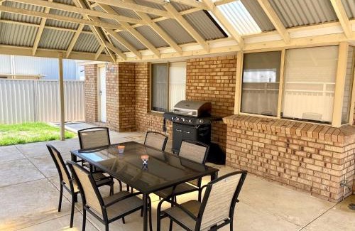 East Bunbury House | Forrest Holiday Unit Bunbury