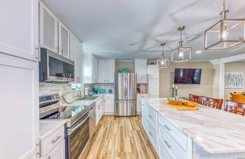 Fort Morgan Pines House | Fort Morgan Bay Club - Bring Your Boat! Pool!