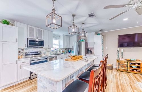 Fort Morgan Pines House | Fort Morgan Bay Club - Bring Your Boat! Pool!