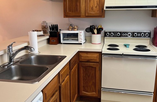 Mid Island Condo | Fort Myers Beach - Peaceful, quiet and a short 5 minute walk to the beach!