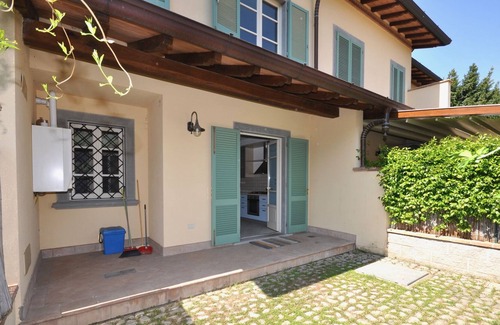 Seravezza Villa | Forte dei Marmi, beautiful house, garden, 1500m. from the beach, wifi, Air cond.