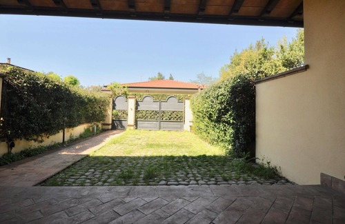 Seravezza Villa | Forte dei Marmi, beautiful house, garden, 1500m. from the beach, wifi, Air cond.