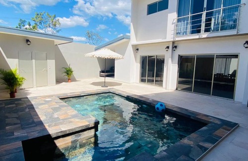 La Fortuna Villa | Fortuna Deluxe Vacation Home