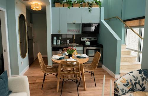 South Pointe Apartment | Fountain condo 2 story Pool BBQ Balcony