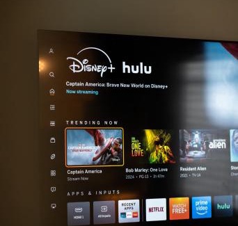 South Pointe Apartment | Fountain condo 2 story Pool BBQ Balcony