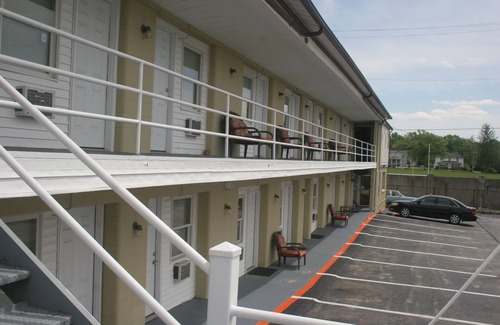 Van Wert Hotel | Fountain Inn