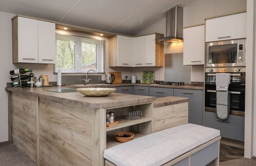 Yealand Conyers Cottage | FOUNTAIN VIEW, with a garden in Carnforth