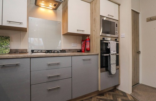 Yealand Conyers Cottage | FOUNTAIN VIEW, with a garden in Carnforth