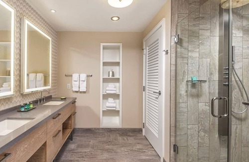 Clearwater Beach Resort | Four Bedroom Presidential, Luxury Condo, Clearwater Beach, FL 2361417