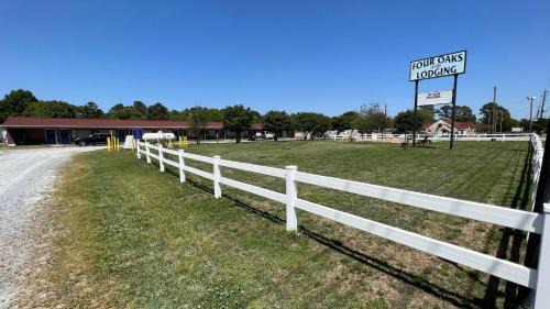 Four Oaks Hotel | Four Oaks Lodging