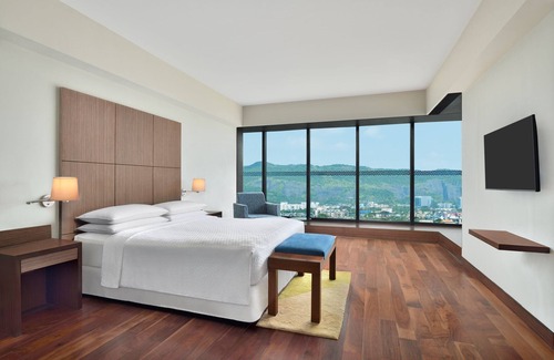 Vashi Hotel | Four Points by Sheraton Navi Mumbai, Vashi