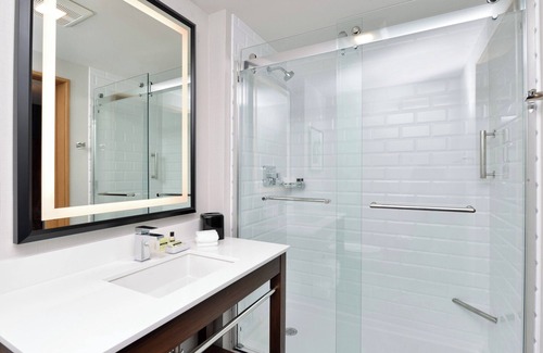 Olathe Hotel | Four Points by Sheraton Kansas City Olathe