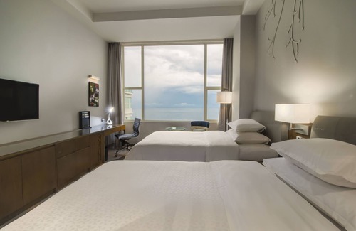 Manado City Centre Hotel | Four Points by Sheraton Manado