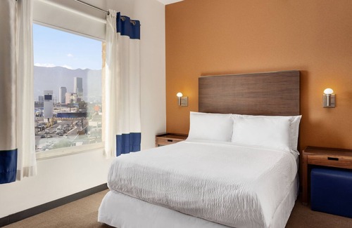 Monterrey Hotel | Four Points by Sheraton Galerias Monterrey